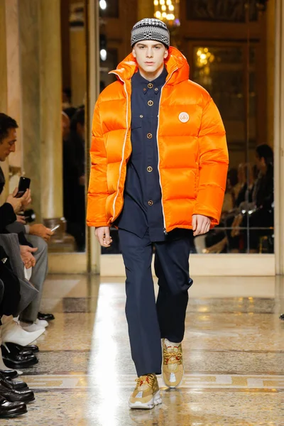 Look 17